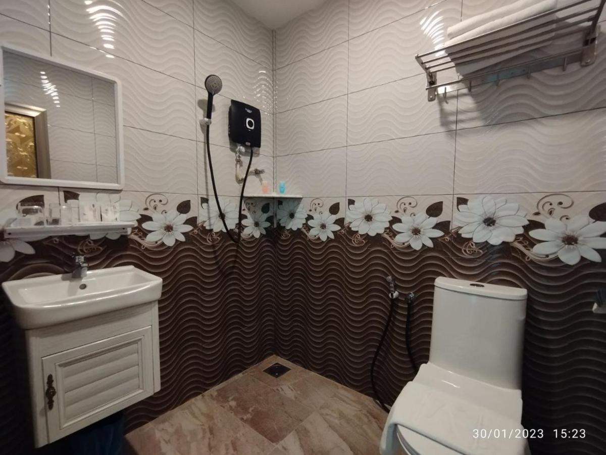 Kb Hotel Kepala Batas  Esterno foto